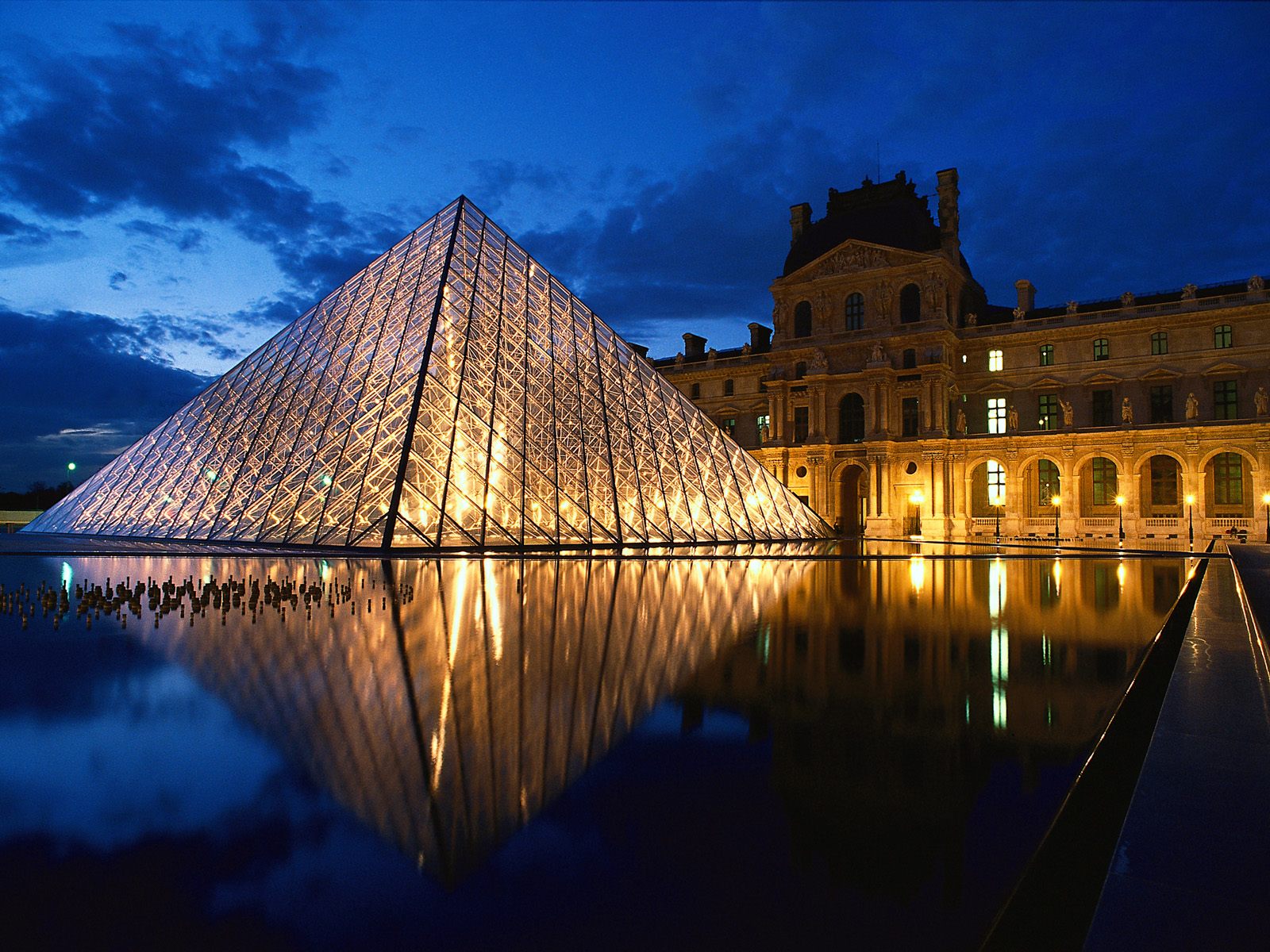 louvre musee paris france