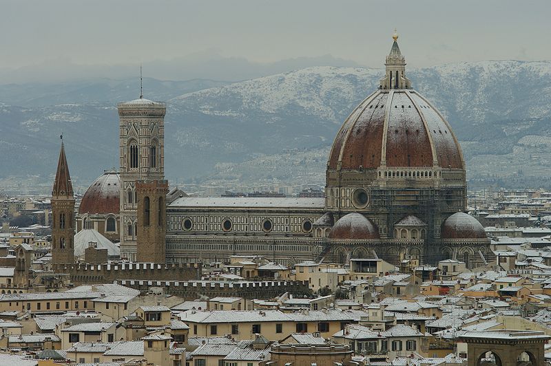 Duomo neve italie