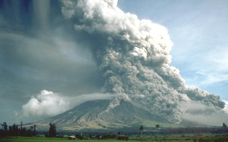 mayon volcan philippines 1984